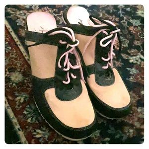 High heel saddle shoes